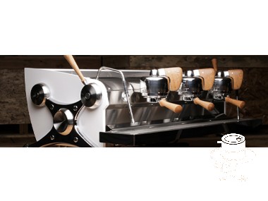 浓缩咖啡机是打造独特咖啡店的核心力量